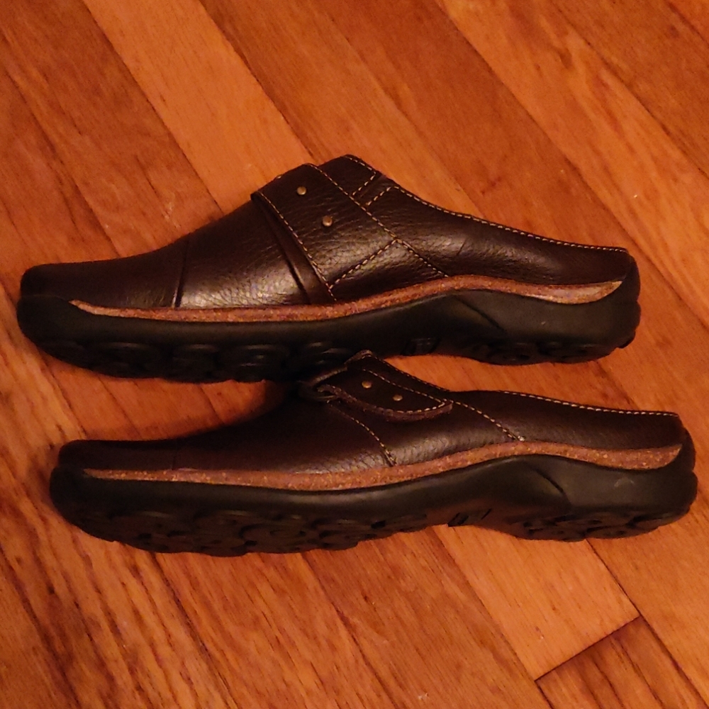 Bass Clogs - Picture 3 of 6